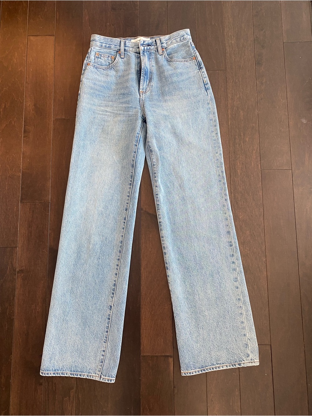 Aritzia Denim Forum the Farrah Hi-Rise Wide Jean. Size 25 Tall.